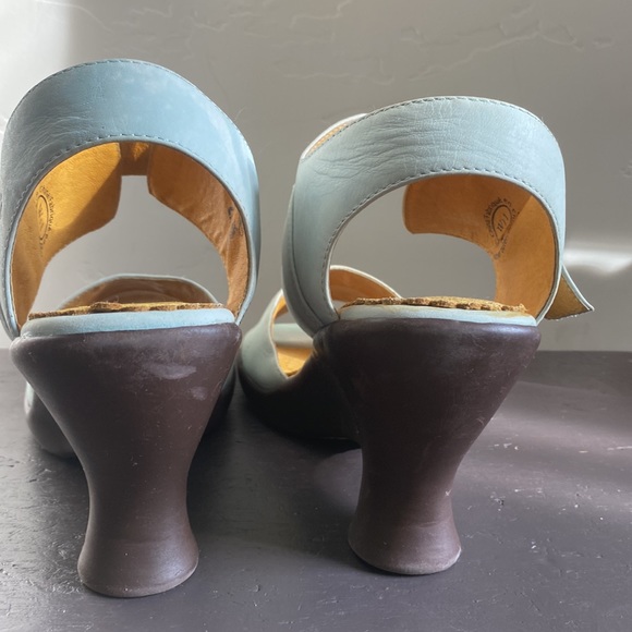like NEW womens size 11 John Fluevog Sandals Friends are made for Life Size 11 - Picture 5 of 16